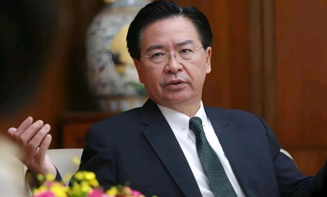 满口歪理颠倒黑白！“台独”顽固分子吴钊燮借巨浪2导弹试射抹黑大陆，说辞离谱