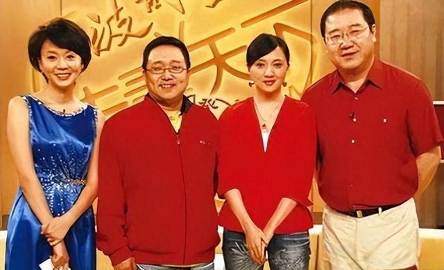 63岁句号近况曝光！二婚娶小11岁丫蛋低调生女，如今幸福圆满说起句号，不少