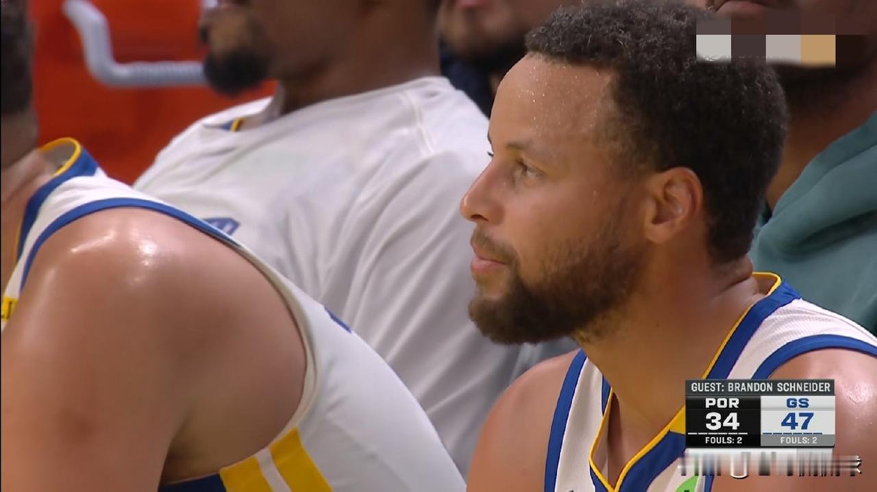 NBA季前赛焦点战，勇士在主场以128：118击败开拓者，本场比赛勇士巨星库里首
