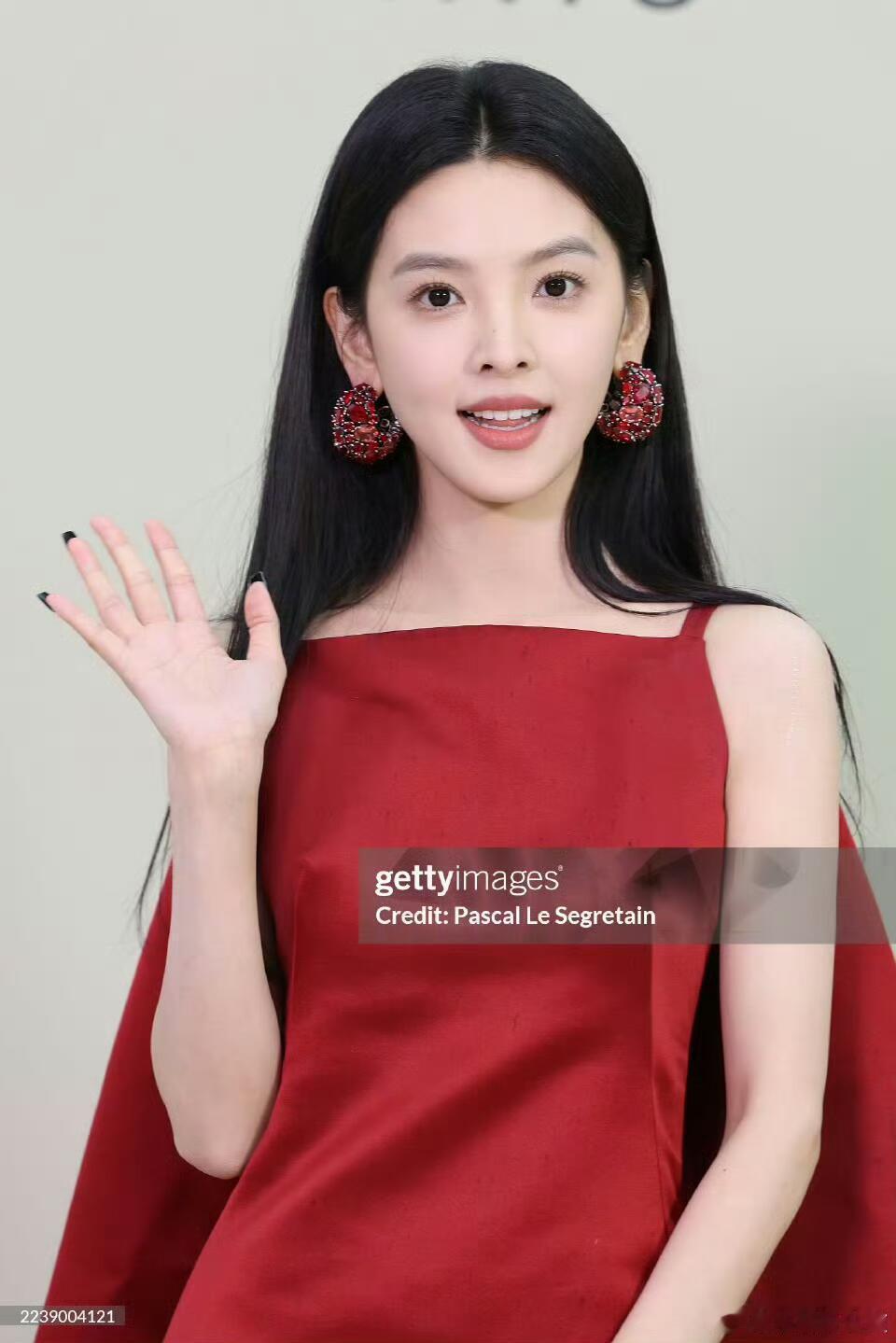 章若楠、范丞丞、洪知秀现身Givenchy26春夏大秀现场，纪梵希的这三位的G社