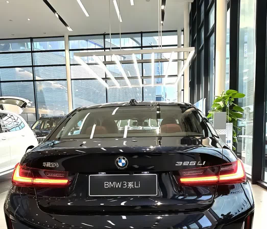 如果你是男生，34C车型，闭着眼睛选宝马3系，为啥这么说，奔驰C更适合女生开，A
