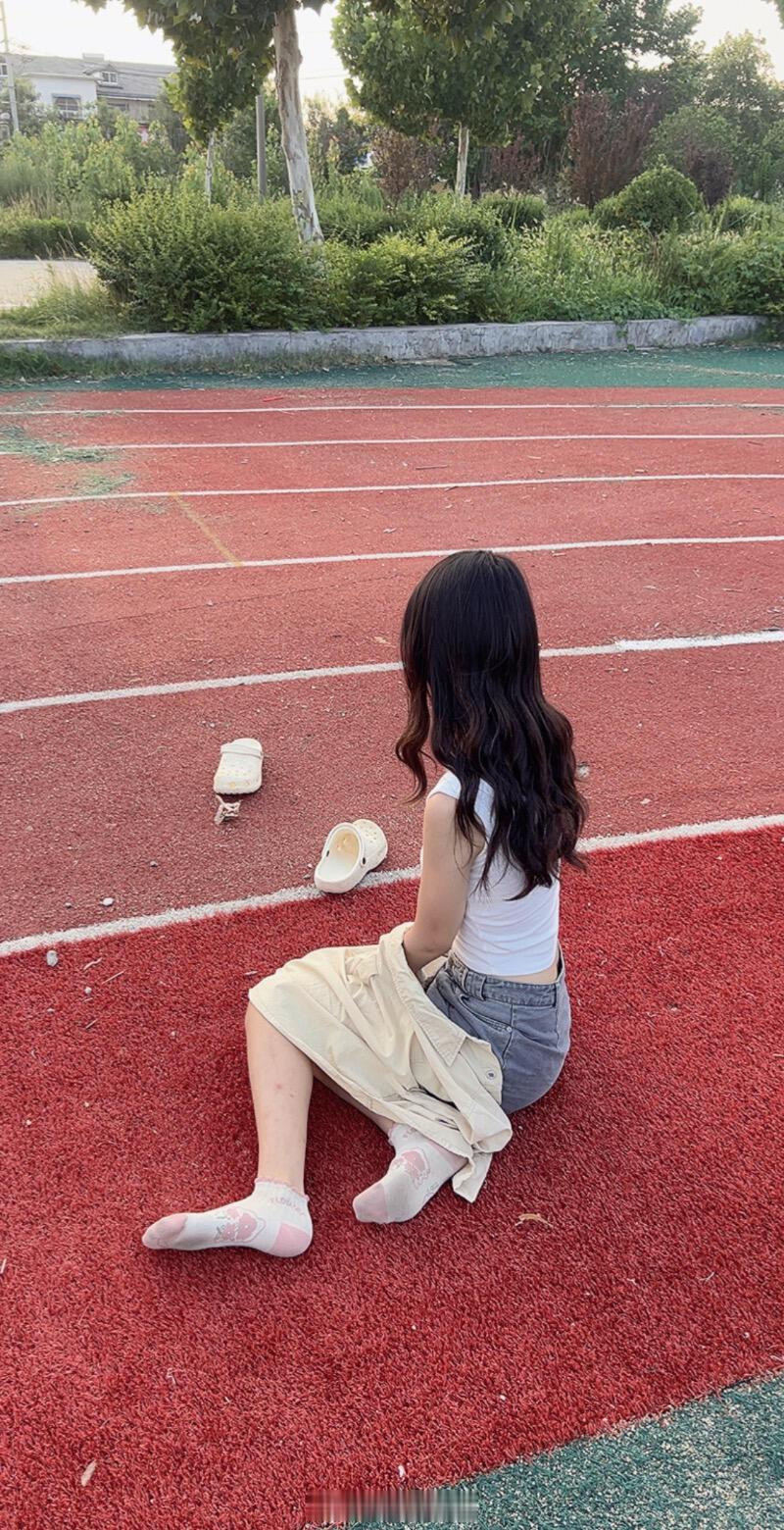 傍晚的日落给摄影增加了一层自然的滤镜