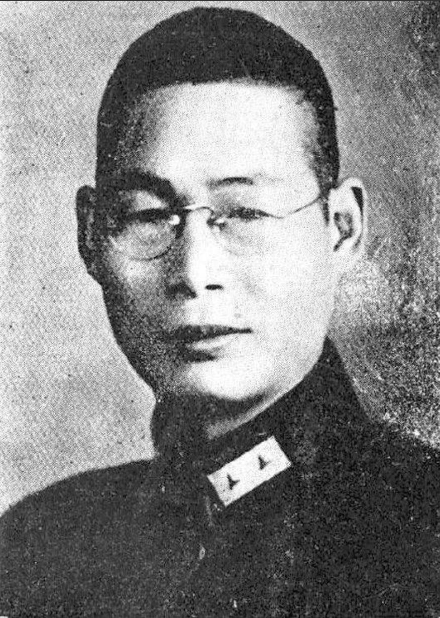 1974年，台北郊区一间破房子里，一个拾荒老头断了气。邻居们见怪不怪——这老头在