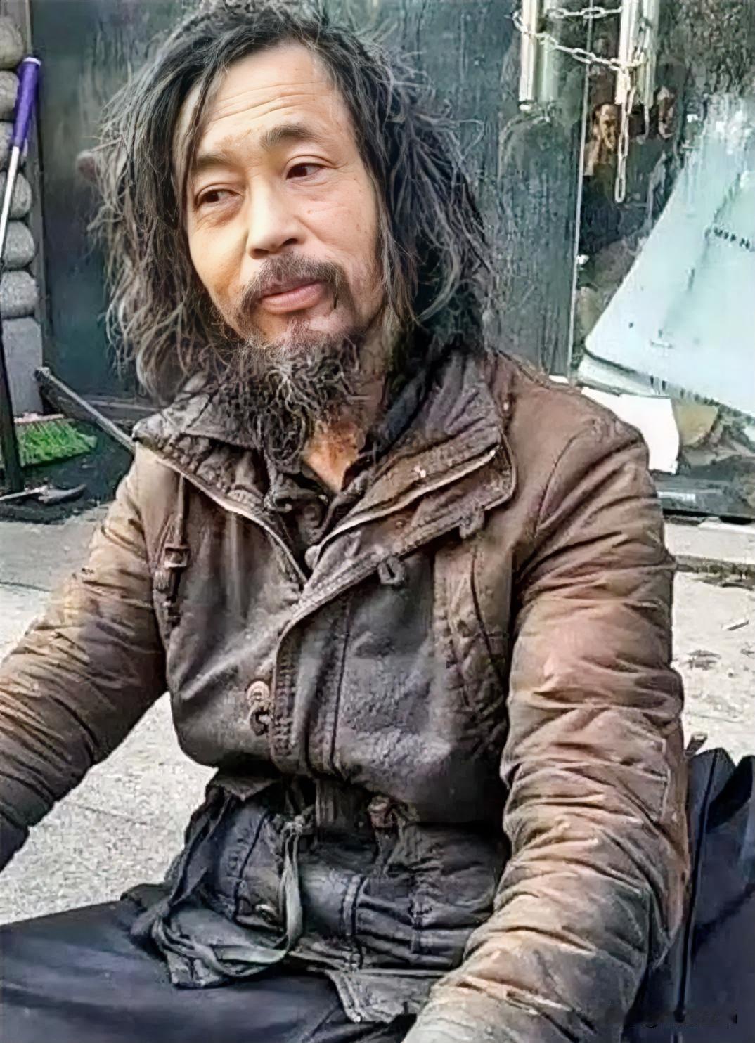 流浪大师沈巍算不算最美劳动者？什么是劳动？搬砖是劳动，扫街是劳动，沈巍老师垃圾分