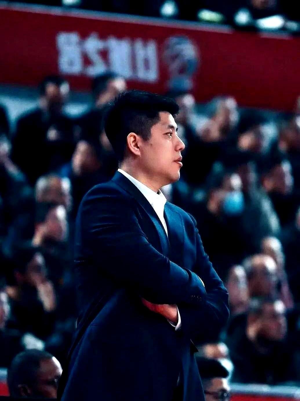 太离谱了！山西队昨天把张宁——独苗国手、全队最大的腕儿——按在替补席上整场，