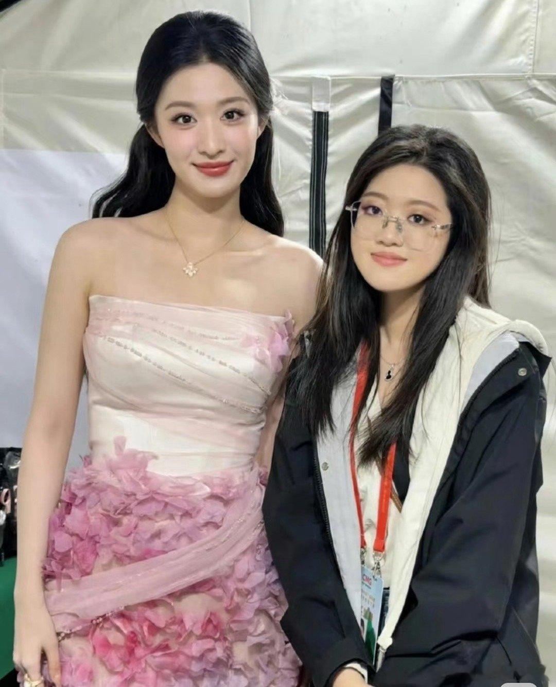说🚢很大只也没错，但看这骨骼加五官也是大美女啊​​​