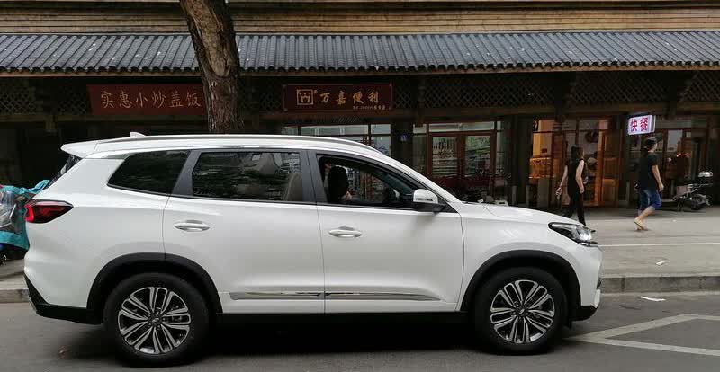 瑞虎8L优缺点大揭秘，你了解吗？瑞虎8L作为家用旗舰SUV，优缺点都很明