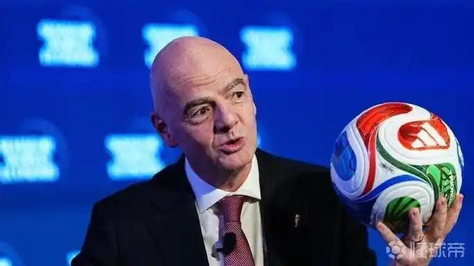 国际足联这下陷入两难了！在取消美国队前锋巴洛贡的禁赛处罚后，国际足联获得了美国足