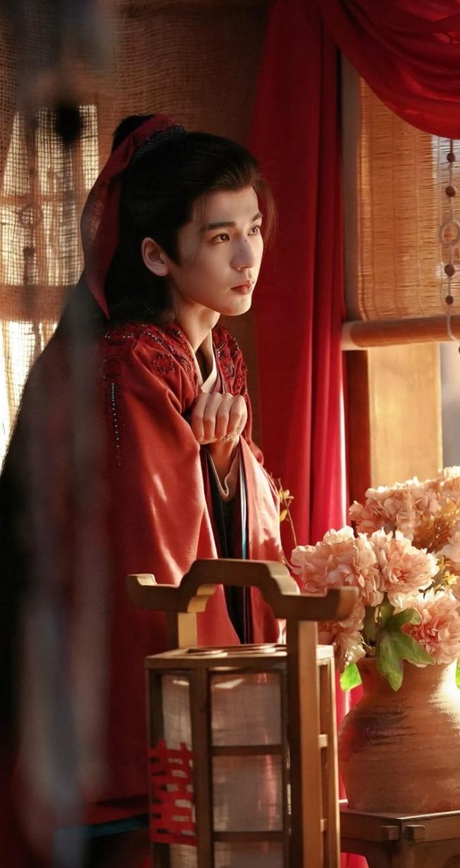 《逐玉》这群男配简直是神仙配置！一个比一个帅，男主要不是张凌赫根本压不住！