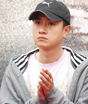 文章又上热搜了！这次不是因为马伊琍，也不是女儿，而是41岁的文章和女友陪妈妈吃饭