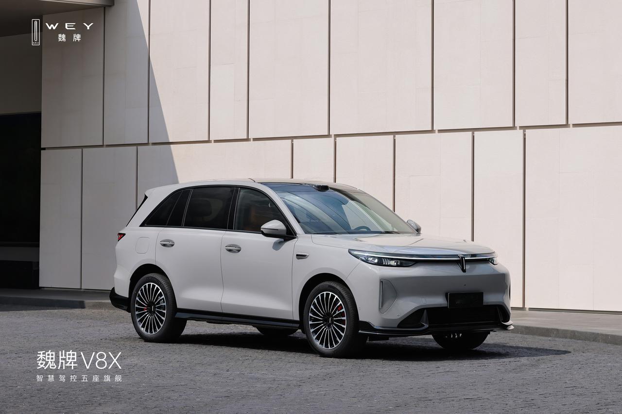 【权益后售22.68万起，魏牌V8X正式上市】8月14日，魏牌V8X正式上市，共