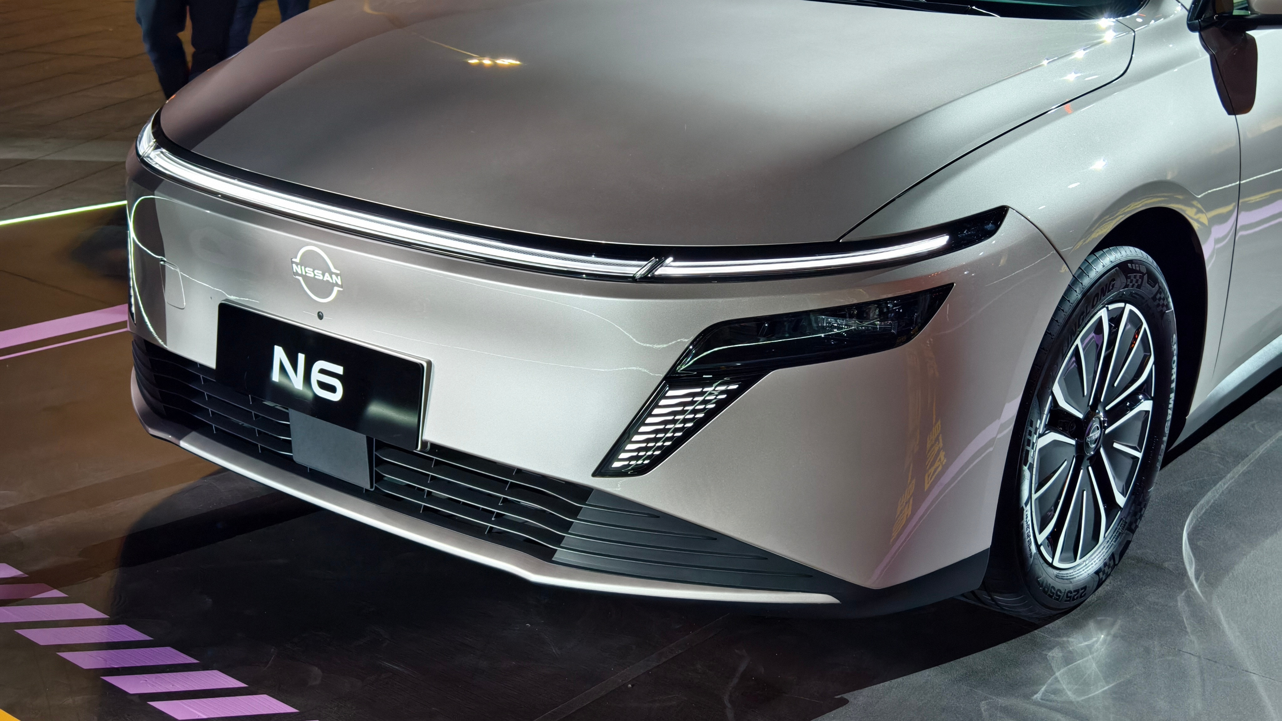 日产N6上市!继N7之后的又一新作，日产想的很明白，要在国内很努力的适应市场东风