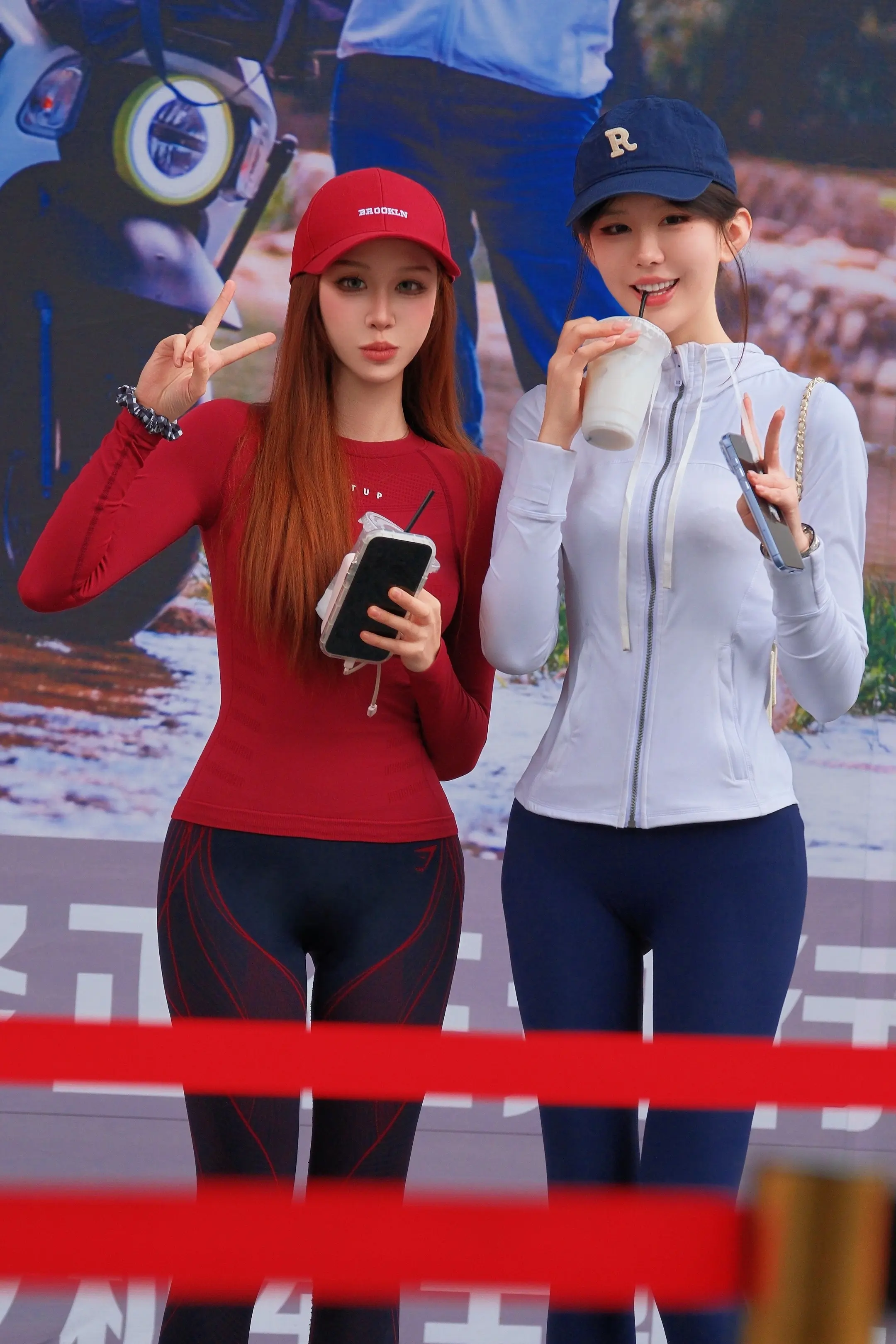 选红色杜卡迪还是蓝色宝马呢？