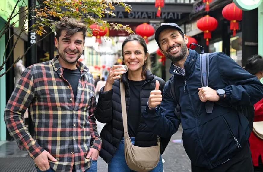 一石激起千层浪！有网友提议，国内不再用“外国友人”这个叫法，统一改称“外国