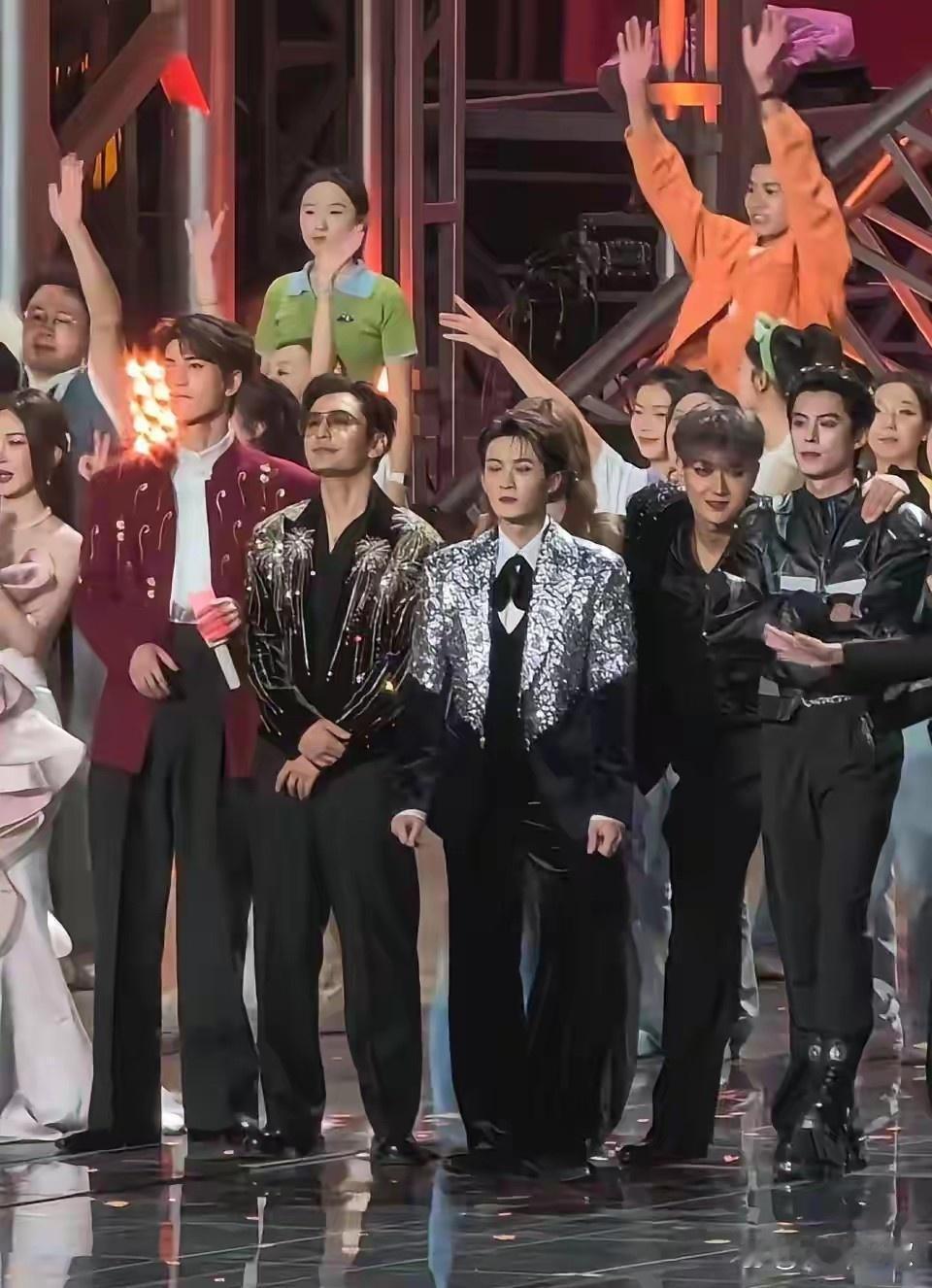 这么看，黄晓明绝对不矮