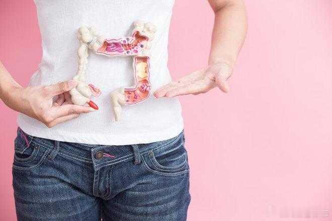 为什么肠癌盯上了年轻人如何发现肠癌的蛛丝马迹呢？教大家四个自测方法：1、看大便次