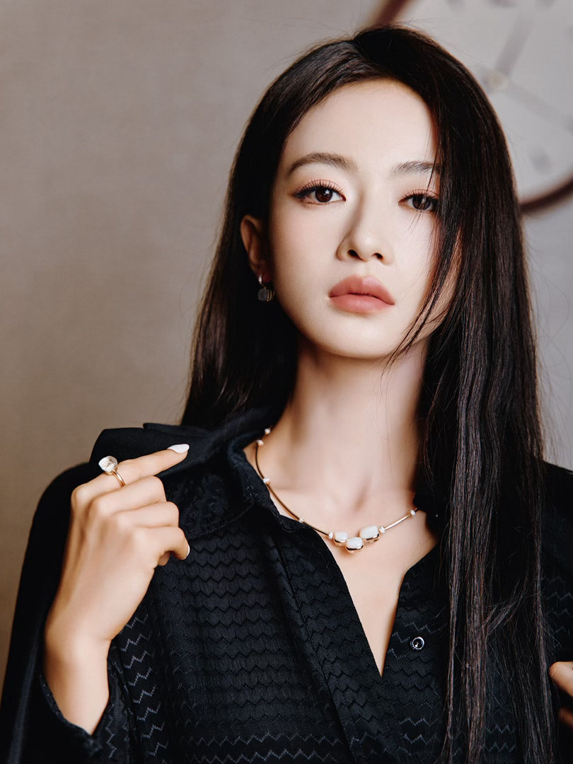 ALLBLACK的吴谨言、吴谨言是主人是妈咪是姐姐万众瞩目的ALLBLACK造型