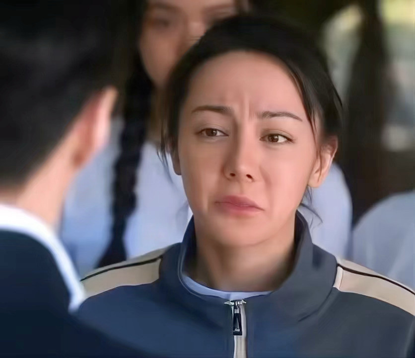 在热巴身上看到了星爷的影子早期热巴的喜剧天赋就很明显了，也演过不少含喜剧成分的电