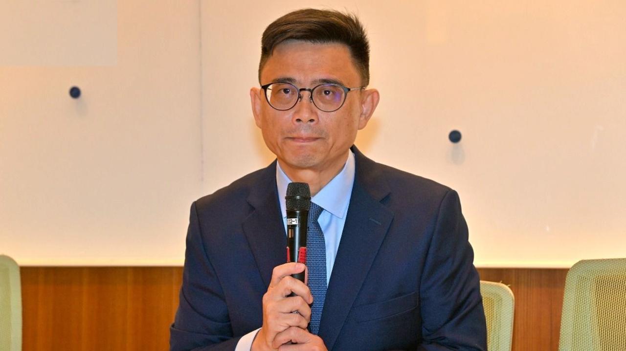 赖瑞隆不妙？高雄绿基层现“换赖”焦虑年底高雄市长选战硝烟渐浓。民进党参选人赖