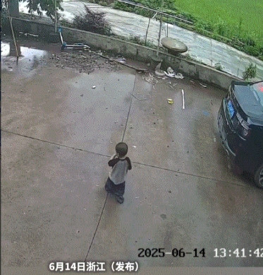 心酸，近日浙江，一在外地打工的女子发视频称，本想通过监控看看待在老家的儿子在干嘛