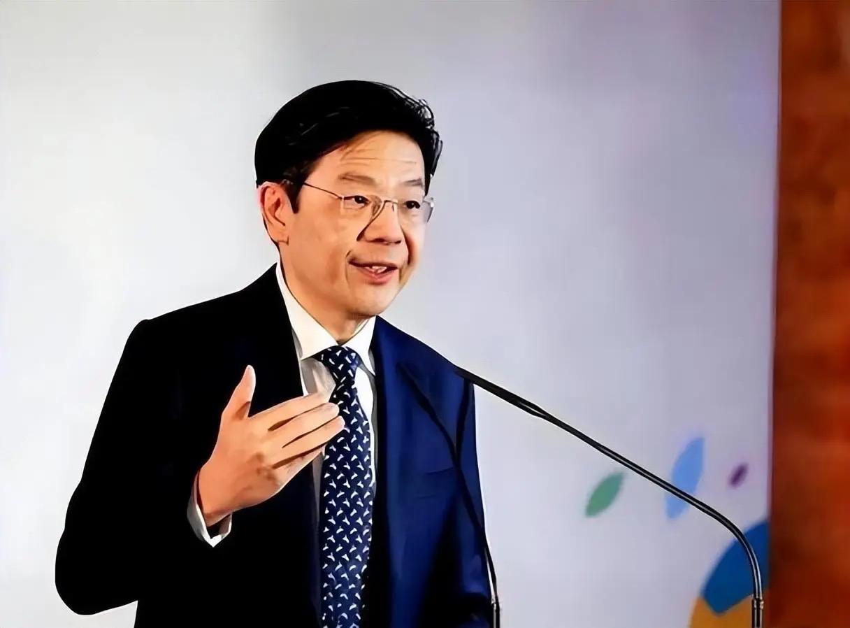 新加坡对华急转弯！7成华人不亲中，2025年政策180度反转家人们别