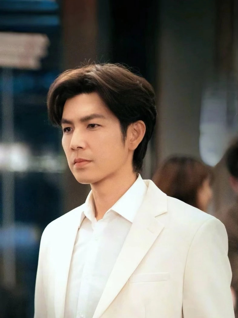 国产剧最懂法的霸总出现了 《蜜语纪》在细节这一块还是太权威了。许蜜语被开除，