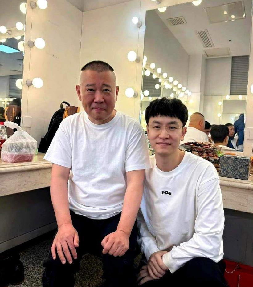 【相声演员郭霄汉和尚九熙疑似裂穴，尚九熙淡出舞台，你怎么看？】近日，随着德云社