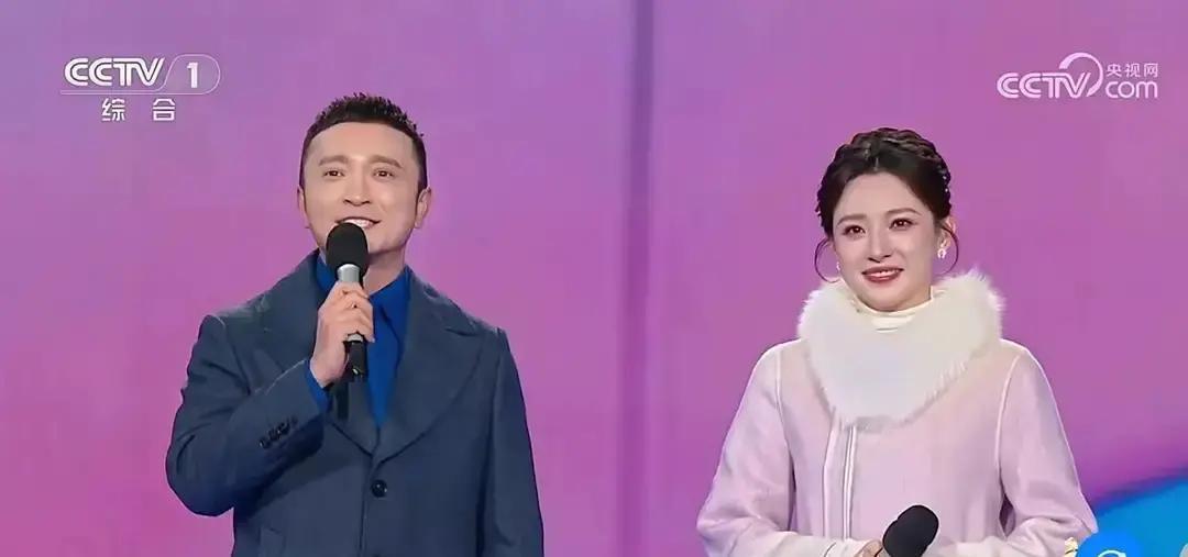 零下5度光腿跳舞的噩梦终于结束！去年冬天，央视后台温度计停在-7℃，主持人