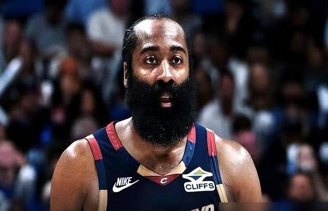 骑士队更衣室没炸锅，这比炸锅还危险啊！表面平静，其实心气儿早就散了。以前能甩