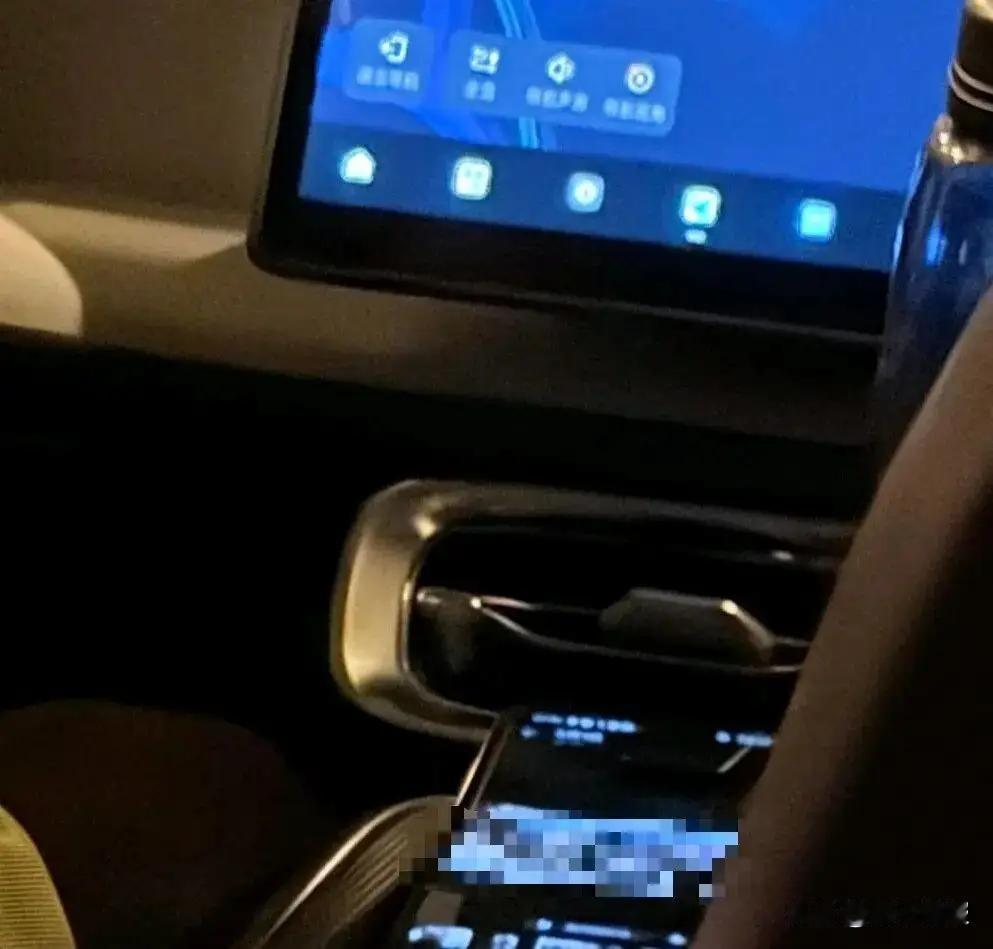 “脊背发凉！”福建福州，一女子叫了辆网约车，男司机晚上9点52分接到她。她惊讶的