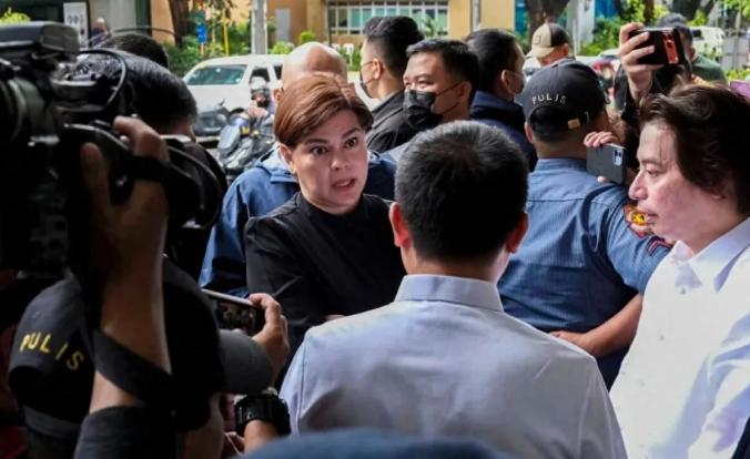 马科斯心腹一句“小心身边人”，比逮捕令更狠。菲律宾政坛最近这一出，表面上是副总统