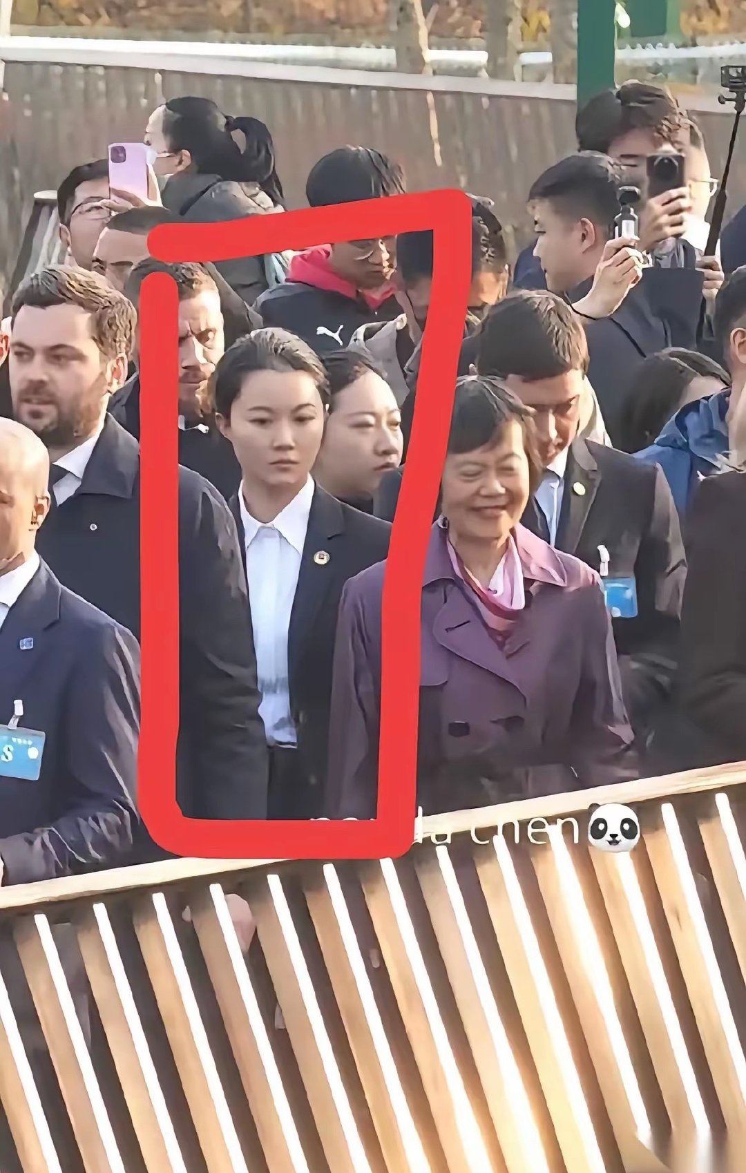 中国第一漂亮女保镖。十个男人可能不是她对手。[赞][赞][赞][赞]​​​