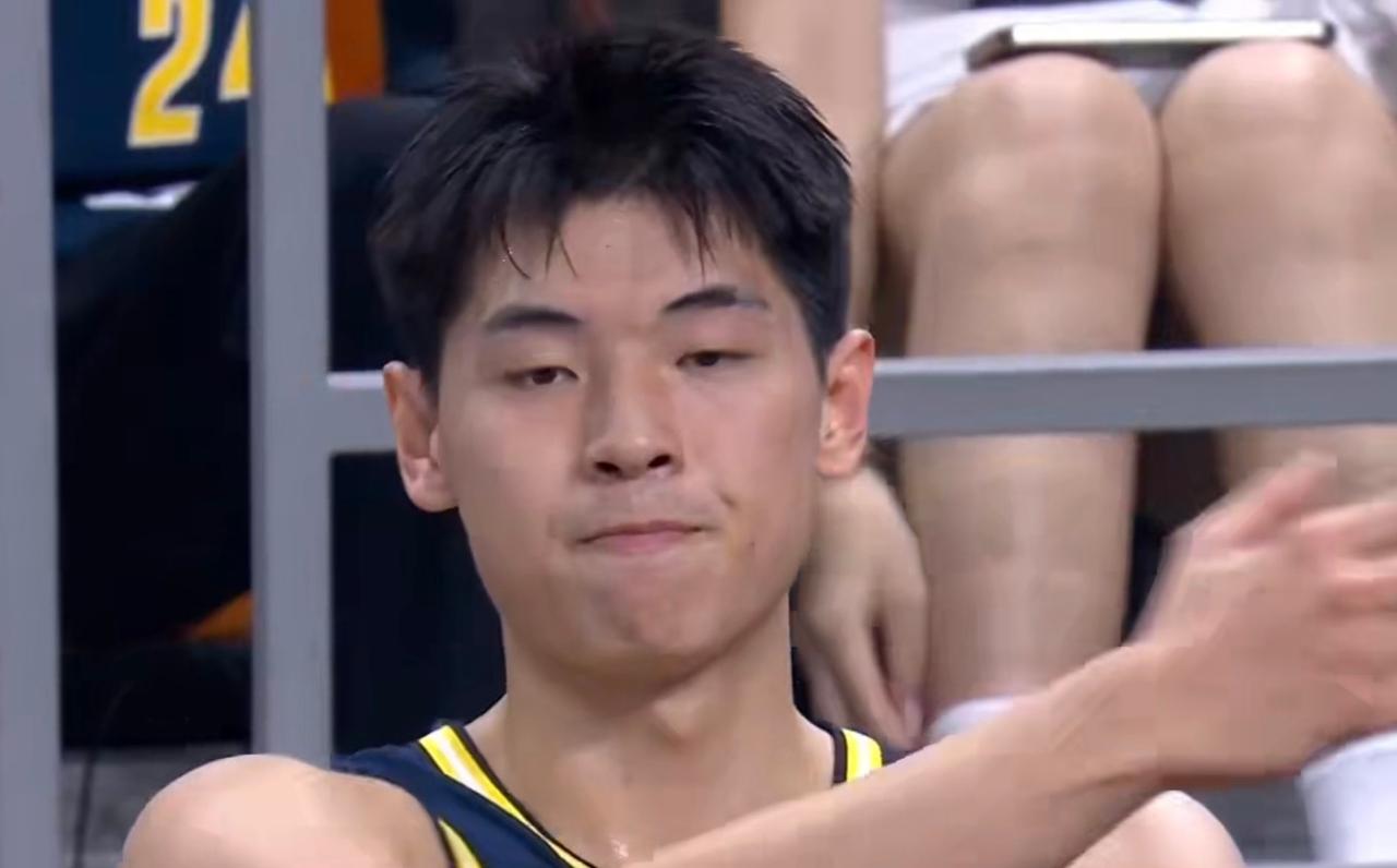 太气人了，广东96-106不敌山西，这5位球员必须为输球背锅！1. 胡明轩，完