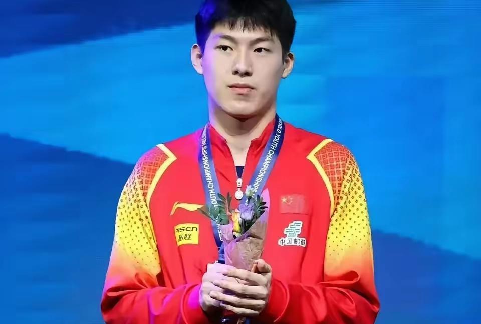 培养黄友政不如培养温瑞博！国乒目前重点培养的对象是黄友政、陈垣宇和向鹏。三人中向