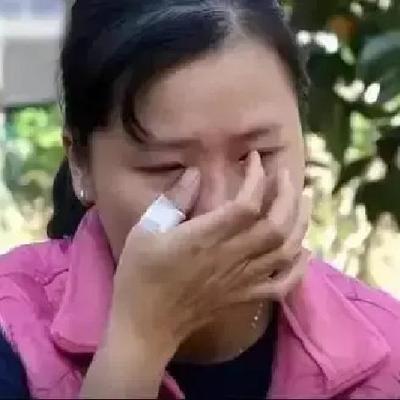 2006年，沉迷韩剧的江西女孩金美秀，如愿以偿嫁到韩国，她发现丈夫说话只会嗯嗯啊
