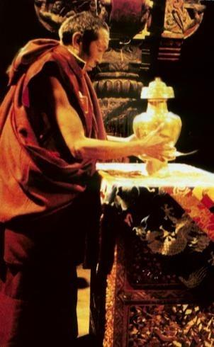 乾隆的金瓶挚签制度到底有多牛？乾隆出生在1711年9月25日，北京雍亲王府