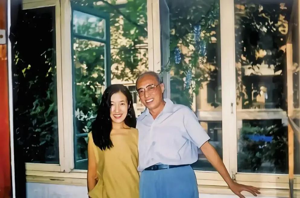 1986年，65岁的火箭专家杨南生娶了29岁的张严平。张严平的父母不同意，后来当