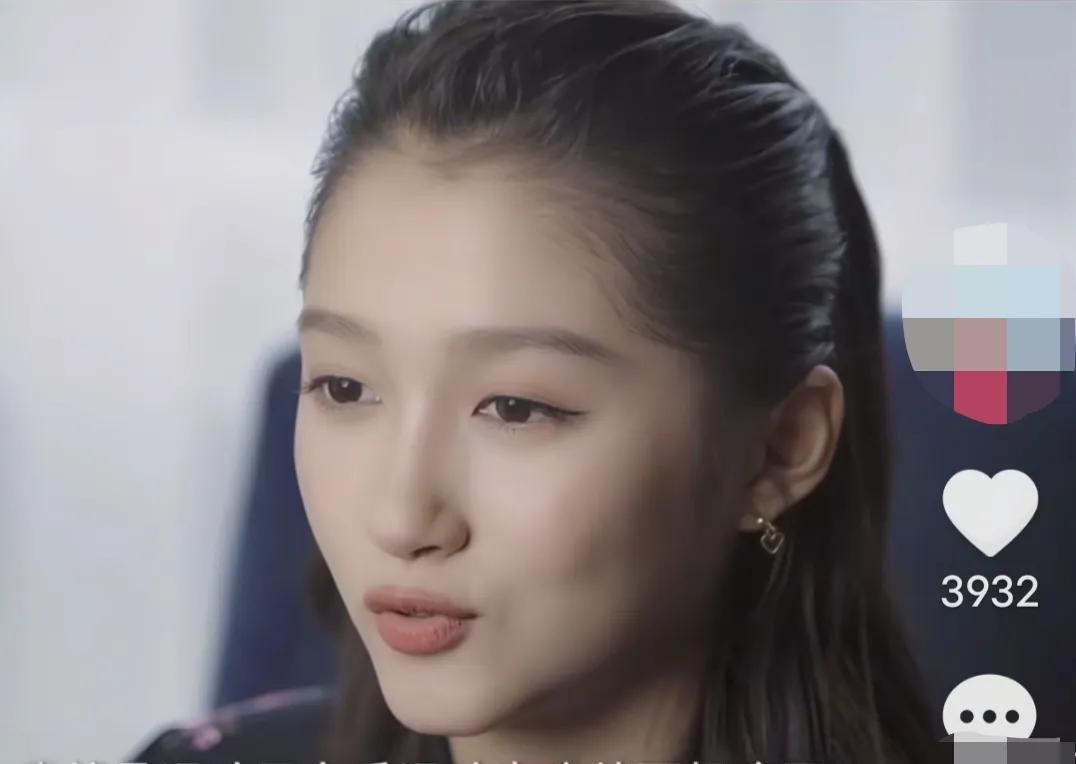 关晓彤分享减肥方法：“我妈苛刻，一眼就能看到我哪胖了，让我去健身！我健身后就不想