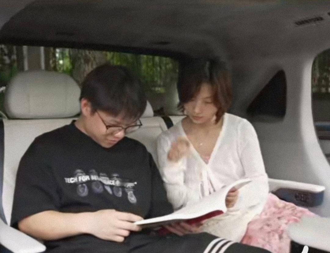 温州车队将车爆改成高考免费休息室这一幕真的太暖了，这届00后很不错，爆改爱车成