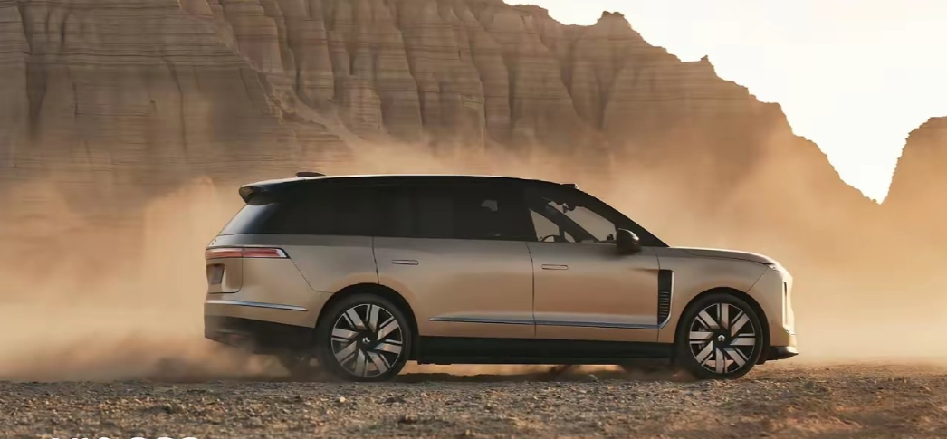 蔚小理十年首遇！三旗舰SUV正面硬刚谁能赢？