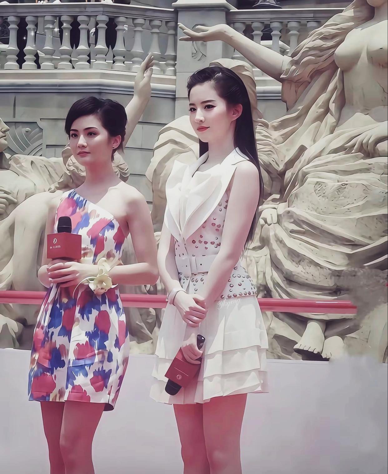 这两位天仙一样的美女大家说谁更胜一筹呢？#刘亦菲##明星刘亦菲#