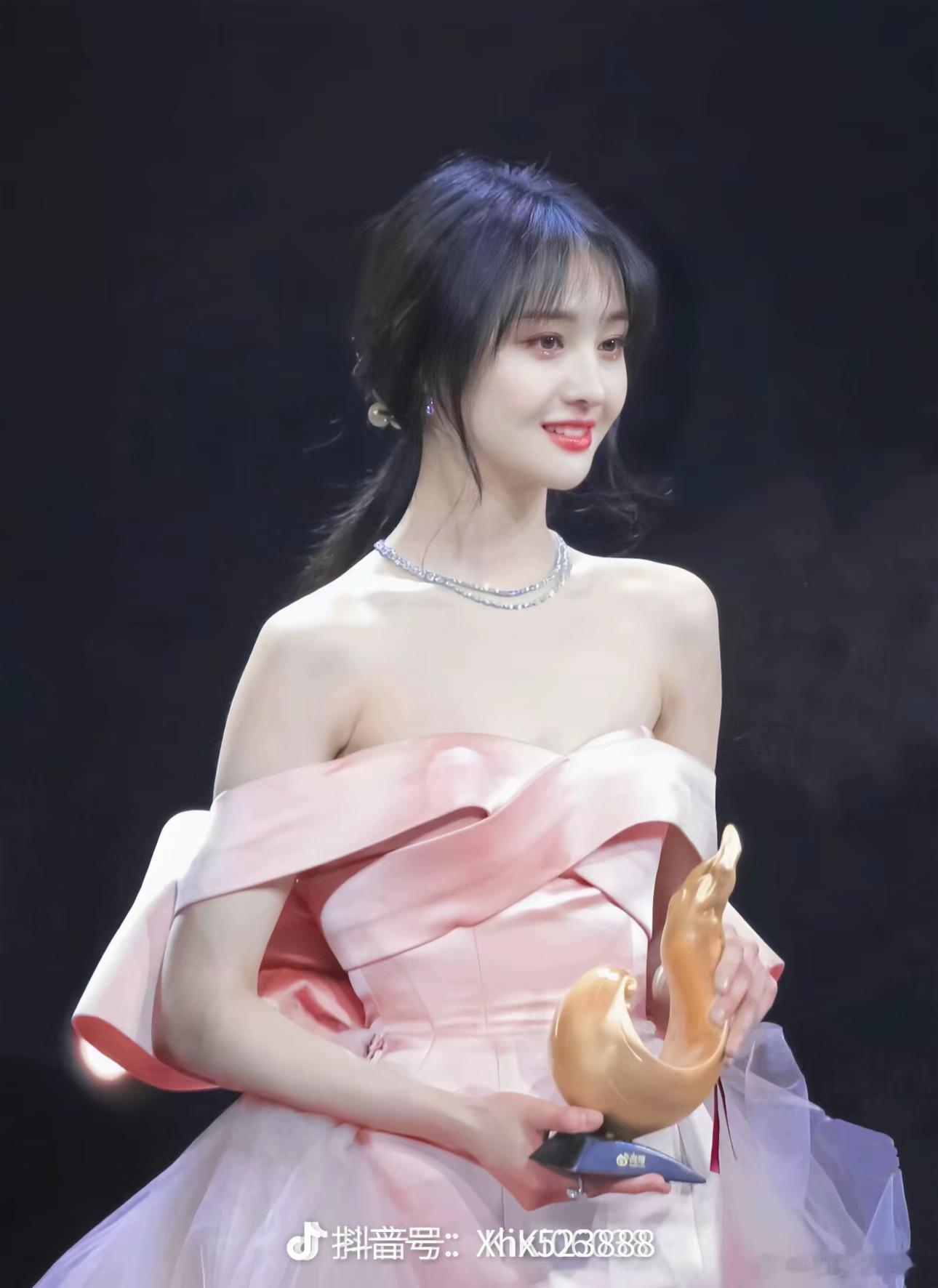 郑爽：最美！​​​