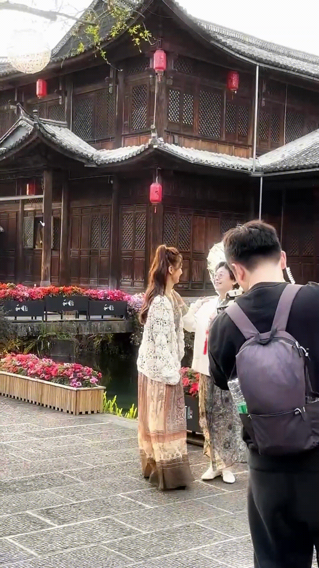 让黄圣依最疲惫的综艺出现了哈哈哈，理解理解，带妈妈出门是这样的[捂脸哭][捂脸哭]