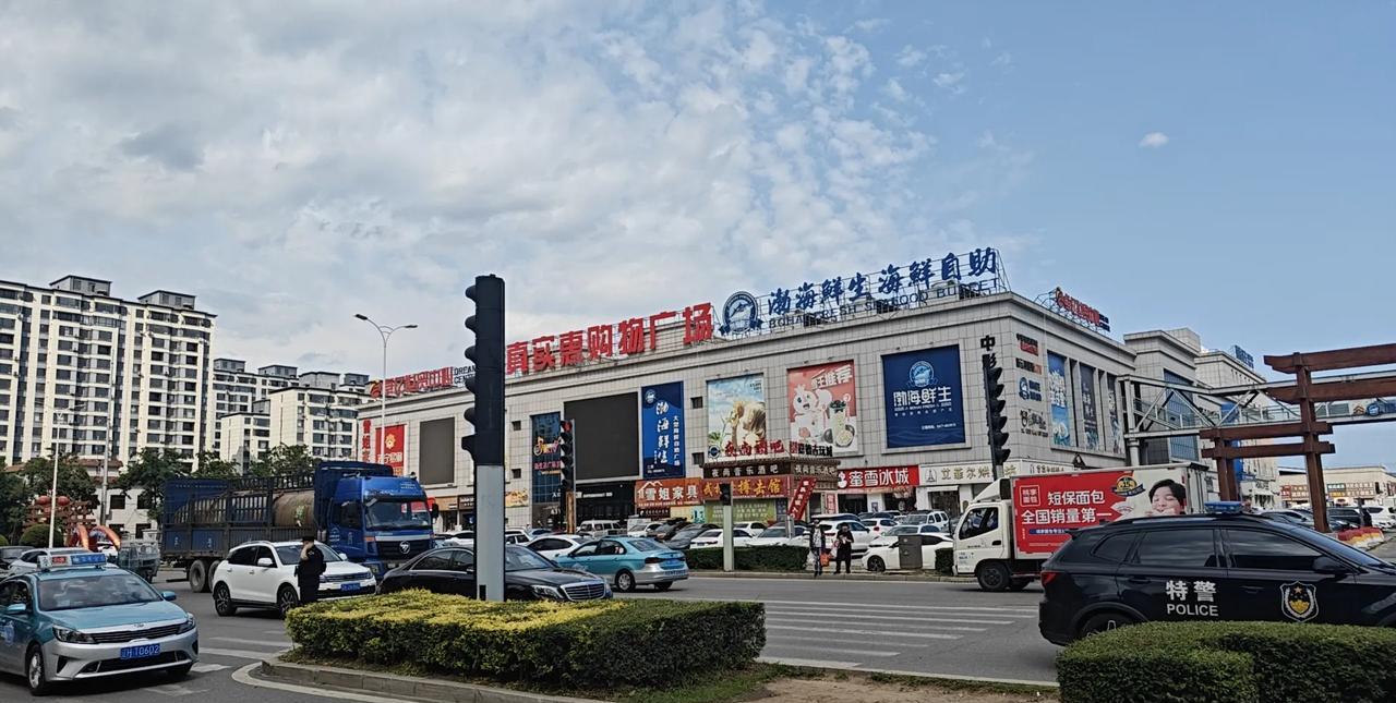 前天晚上跟兄弟喝多了，兄弟跟我差16岁，我当兵那年他出生了。反正那些年在钱上不分
