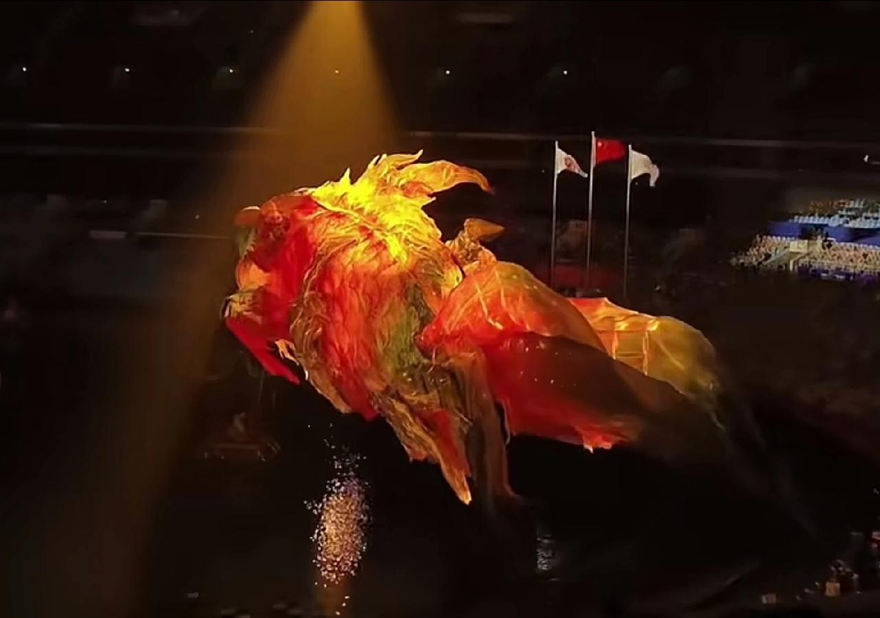 全运会开幕式这“神性一幕”太绝了！亮灯瞬间全场“哇”声炸屏，这哪是开幕式，分