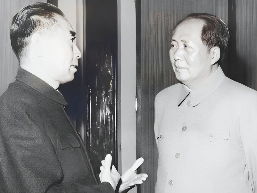 1961年，周总理一脸严肃走进毛主席办公室，开口就是一顿批评，两人不甘示