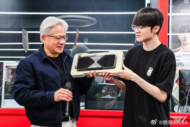 T1陷入经营权纷争？……黄仁勋与Faker会面之后局势发生变化SKSquare与康卡斯特（Comca