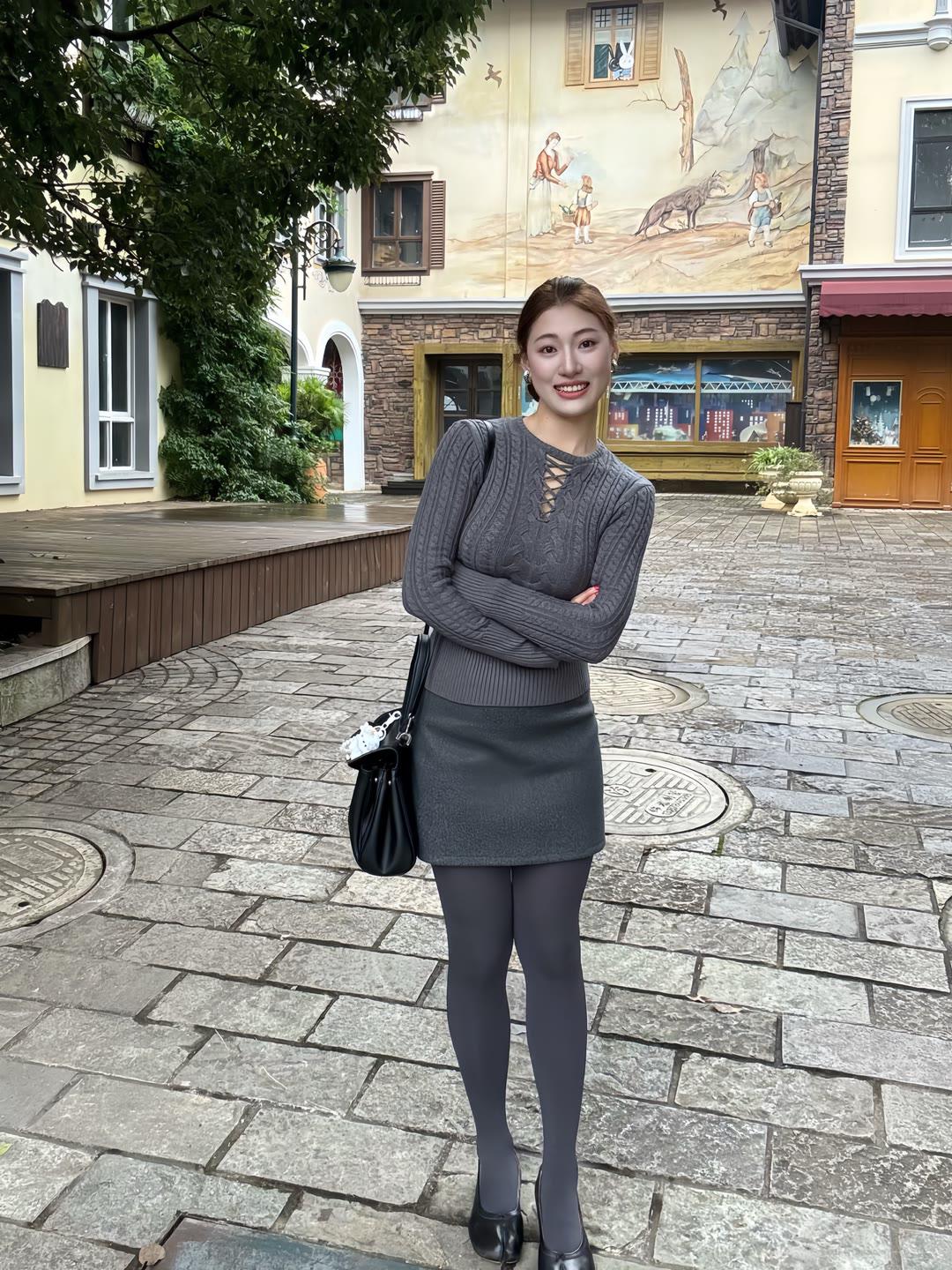 什么样的美女才是最美的呢时尚简约的灰色