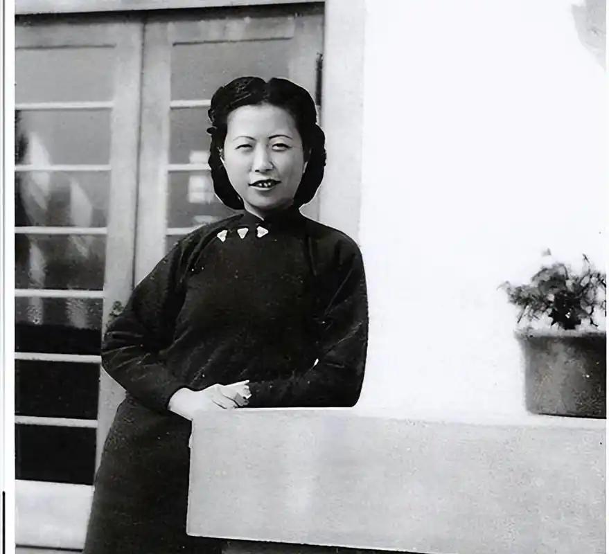 1947年，蒋介石心腹陈布雷的女儿因通共嫌疑被捕，毛人凤将此事告诉陈布雷时，他却