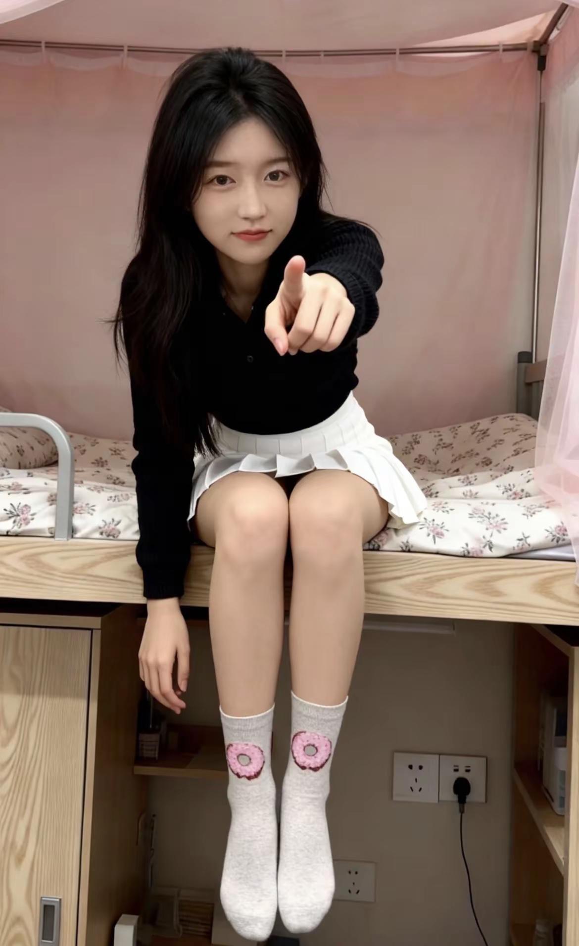 猜猜我这组照片，舍友拍了多少张才选出来？穿搭ootd穿搭搭配宿舍女大学生